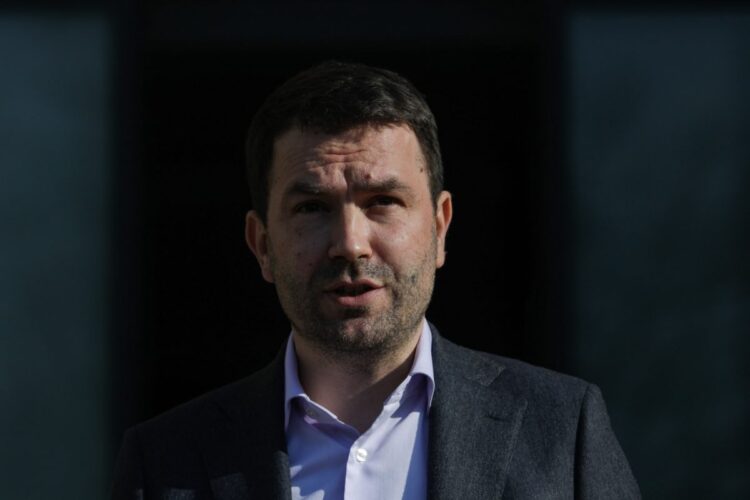 Președintele USR îi cere ministrului Educației să își dea demisia: „Apărătorul plagiatorilor, care el însuşi este un plagiator, nu mai are ce căuta nici măcar o secundă în fruntea Ministerul Educaţiei”