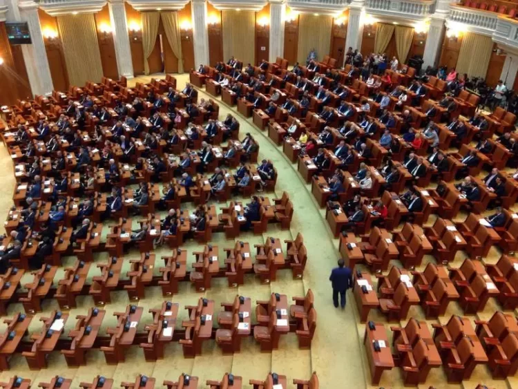 Vicepremierul Kelemen Hunor susține că funcționarii din primării vor beneficia de majorarea salariilor, dar nu și parlamentarii