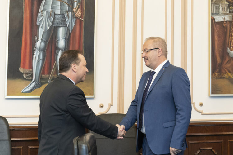 Ministrul Apărării Naționale, Vasile Dîncu, a primit vizita ambasadorului Ucrainei