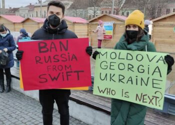 Protest împotriva războiului din Ucraina, organizat de circa 100 de refugiați ucraineni în Cluj-Napoca