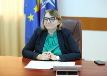 Secretarul de stat și șef al DPAPRI, Simona Cojocaru, la Academia Forțelor Aeriene din Brașov cu ocazia deschiderii anului universitar: „Pentru a reuși este necesar să aveți inițiativă, să fiți în continuare curioși, să fiți disciplinați și să înțelegeți importanța meseriei pentru care vă pregătiți”