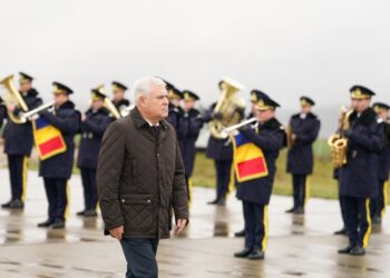 Ministrul Apărării Naționale a participat la schimbarea conducerii Diviziei 4 Infanterie ”Gemina”