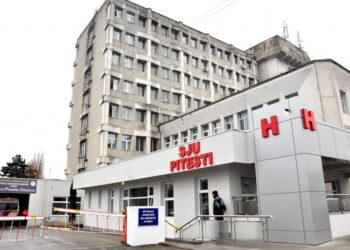 Un medic din SJU Pitești a fost reținut pentru că ar fi luat mită de la cel puțin 20 de pacienți sau aparținători