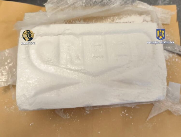 Tânăr prins în flagrant cu un kilogram de cocaină, la Suceava. Acesta a fost arestat preventiv