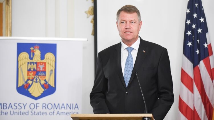 Klaus Iohannis a conferit Ordinul Național ”Steaua României” în grad de Comandor mai multor militari străini