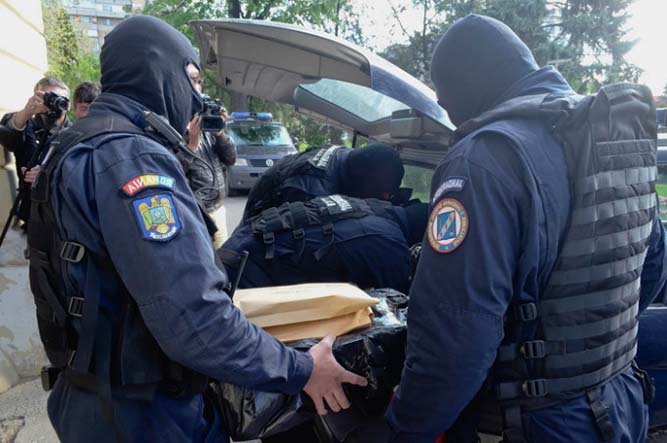 DNA a afectuat percheziții la sediile mai multor instituții publice din Galați, într-un dosar de corupție