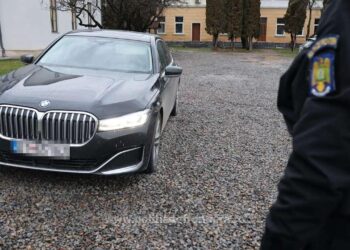 Un autoturism în valoare de circa 300.000 de lei, căutat de autoritățile din Slovacia, găsit în județul Maramureș
