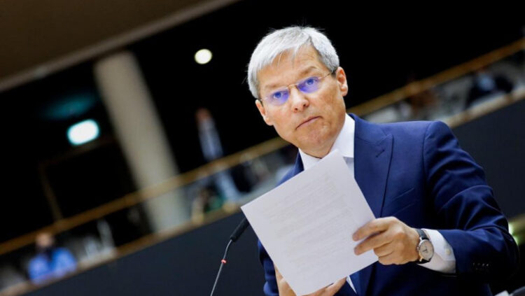 Dacian Cioloș, mesaj clar pentru Ciucă și Ciolacu: „Stați la masa de negociere cu sindicatele până rezolvați, nu le mai aruncați praf în ochi!”