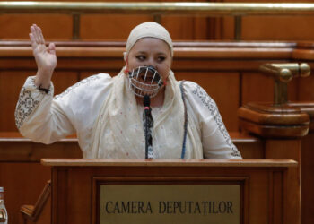 Diana Șoșoacă i-a dat de gol pe parlamentarii care au votat eliminarea pensiilor speciale, care vor fi date înapoi de CCR!