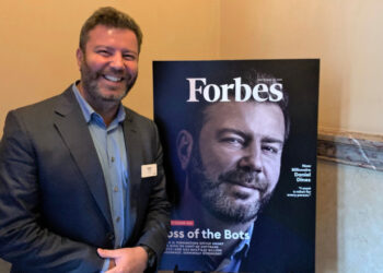 Daniel Dines, unul dintre cei mai bogați români, și-a dat demisia din funcția de CEO al companiei pe care a înființat-o, UiPath!