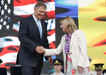 Iohannis, Ciolacu și Gorghiu sărbătoresc Ziua națională a Statelor Unite! ‘Recunoştinţa noastră se îndreaptă către trupele americane din România’