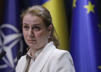Ligia Deca consideră că e OK ca profesorii care fac subiectele la Evaluarea Națională să dea și meditații!