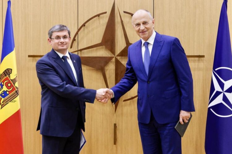 Mircea Geoană: „NATO susţine ferm dreptul Republicii Moldova de a-şi decide propriul destin”