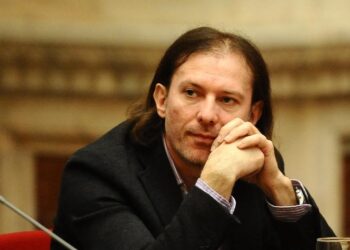 Florin Cîțu: „Ştiţi ce ordonanţe a aprobat Ciolacu în primele două săptămâni? Subvenţii de 3,7 miliarde lei care merg direct la firmele de partid şi mai departe îi finanţează campania electorală!”