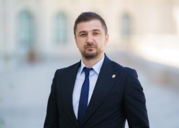 Adrian Axinia (AUR): Guvernul Ciolacu se pregătește să legalizeze căsătoriile între homosexuali!