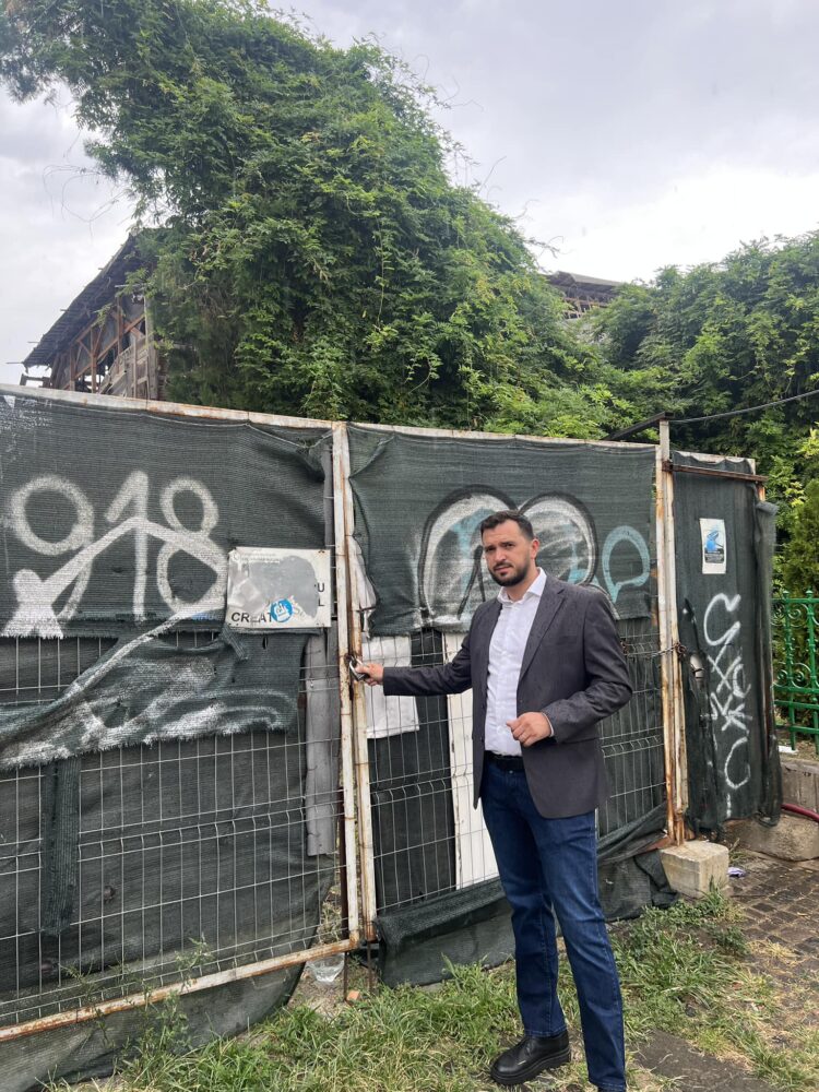 „Atenție, Pericol de Prăbușire!” Mihai Enache, candidatul AUR la primăria Capitalei, avertizează în legătură cu situația actuală a Bucureștiului!