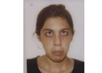 Ai văzut-o pe fata din imagine? Dacă da, anunță autoritățile! Mărunţelu Adelina Milena, în vârstă de 19 ani, a plecat de acasă și nu s-a mai întors!