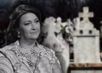Dumnezeule! Ce a apărut lângă SICRIUL Ronei Hartner, la priveghi? Imaginea care îţi dă fiori!