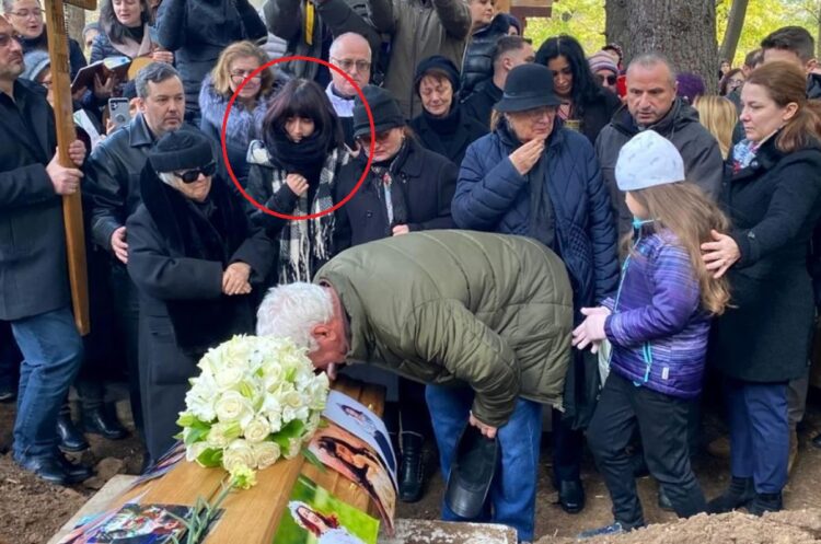 Fiica Ronei Hartner, devastată de durere lângă sicriul mamei sale!