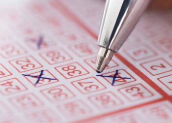 Un bărbat din Bacău s-a îmbogățit peste noapte. A câştigat aproape un milion de lei la Loto, fără să ghicească numerele!