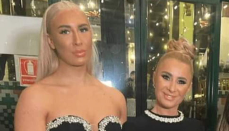 Anamaria Prodan și fiica ei, două mari campioane ale seducției, pentru care mulți bărbați și-ar lăsa serviciul și s-ar apuca de pictat!