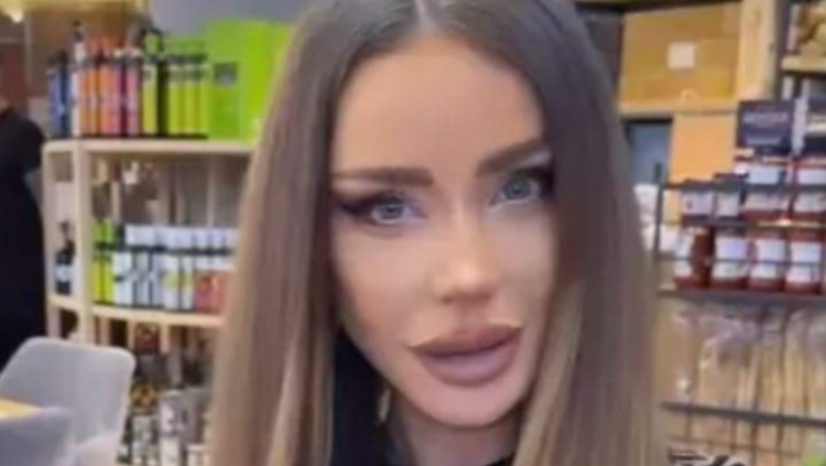 Doamne, acum chiar că e perfectă! Cine o vede acum pe Bianca Drăgușanu pe stradă jură că a operat-o însăși natura!