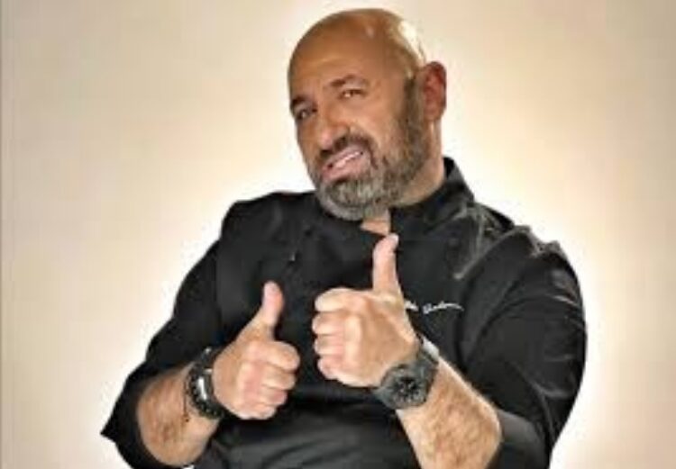 Chef Scărlătescu, considerat cel mai frumos bărbat din România de către doamnele cu gusturi foarte fine, cere 50 de lei pe o porție de cartofi prăjiți