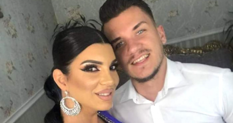 Soțul Andreei Tonciu, foarte frumușel și el, nu e de acord ca diva să asculte manele de față de fetița lor