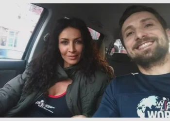 Dani Oțil, cel mai frumos român care apare la televizor, bănuit de Mihaela Radulescu că o înșela cu Flavia, deși Flavia nu era genul lui, fiind tânără