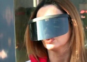 Preafrumoasa divă Oana Zăvoranu și-a luat ochelari de soare de 500 de euro, cu ajutorul cărora este mai frumoasă decât soarele însuși!