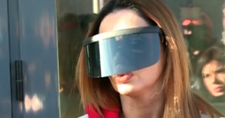 Preafrumoasa divă Oana Zăvoranu și-a luat ochelari de soare de 500 de euro, cu ajutorul cărora este mai frumoasă decât soarele însuși!