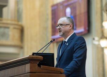 Sorin Lavric (AUR), avertisment sumbru despre „Revoluția verde”: Fermele se vor închide, gospodăriile țărănești vor fi desființate!