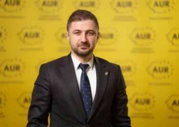 Adrian Axinia (AUR): Marcel Ciolacu vrea să interzică sobele pe lemne la ordinul Ursulei von der Leyen