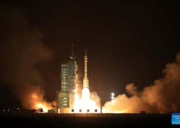 China a lansat racheta spațială cu echipaj uman Shenzhou-18