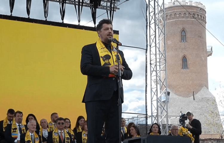 Comisia Europeană este noua Înaltă Poartă, guvernanții sunt boierii trădători. Fiecare român poate să fie Vlad Ţepeş, Ştefan cel Mare, Mihai Viteazul