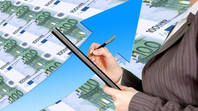 Românii vor avea 17 zile de sărbători legale, cu o săptămână aproape întreagă în mai!