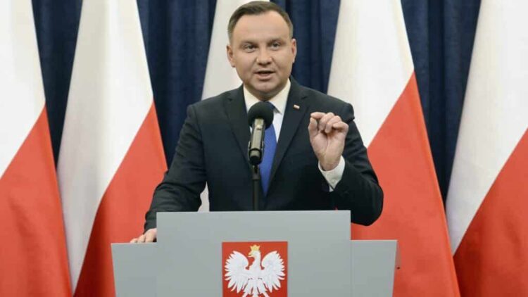 Polonia anunță că poate găzdui arme nucleare pe teritoriul său