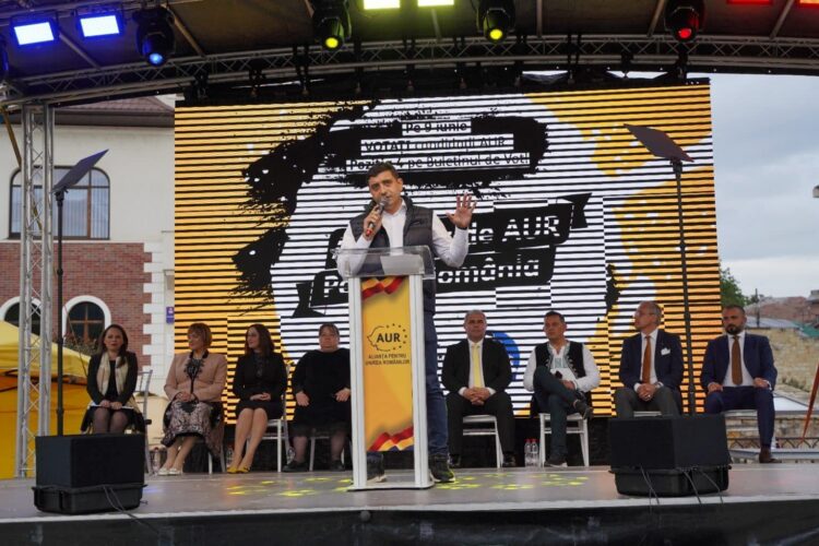 George Simion (AUR), la Piatra Neamț: Nu am depășit faza imperială! Toată lumea ne jefuiește. Toți ciungii, toți ciolacii, toți varanii