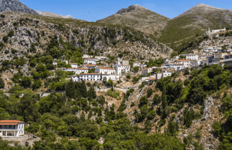 Cursuri de dialect gratuite pentru elevii aromâni din Albania, în perioada iunie-noiembrie 2024