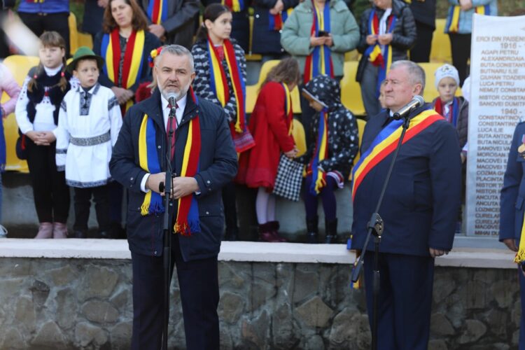 Senatorul Gheorghiță Mîndruță: „Drapelul național reprezintă unitatea, libertatea și valorile fundamentale ale poporului român.”