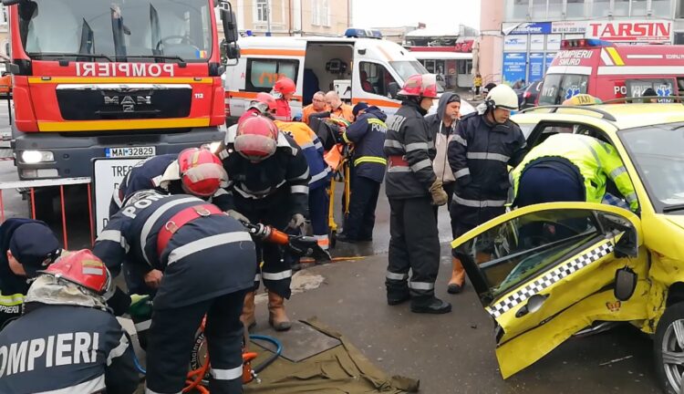 Accident cu mai multe victime în zona Gării din Roman!