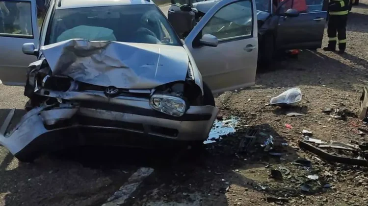 Accident tragic pe un drum din Suceava! Nouă pasageri implicați, printre care și copii!