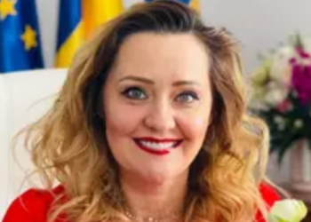 “Elena Lasconi, îmi pare rău, dar nu aveți dreptate. Familia tradițională e formată dintre o femeie și soacră-sa, că dacă nu se înțeleg ele, nu mai e nicio familie”