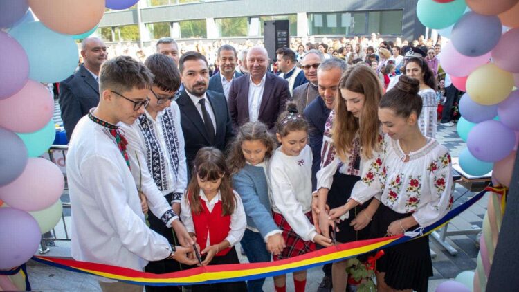 Valentin Ivancea, prezent la început de an școlar la Școala nr. 2 din Târgu Ocna, anunță construirea unei noi creșe!