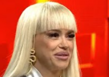 Frumoasa Anda Adam, care arată dumnezeiește la 44 de ani și are la degetul mic orice curtezan, este o femeie măritată și roagă curtezanii să nu mai insiste