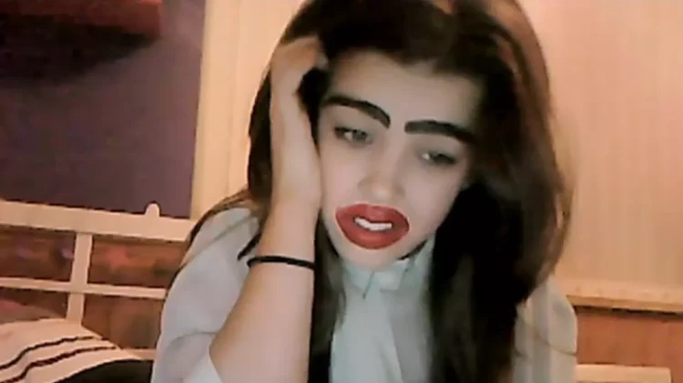 Mirela, preafrumoasa influenceră care strânge mii de like-uri pe Tiktok, pentru machiajul ei superb!