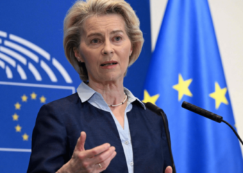 În timp ce UE întoarce spatele oamenilor rămași fără case în urma inundațiilor, AUR este pe teren, construind locuințe