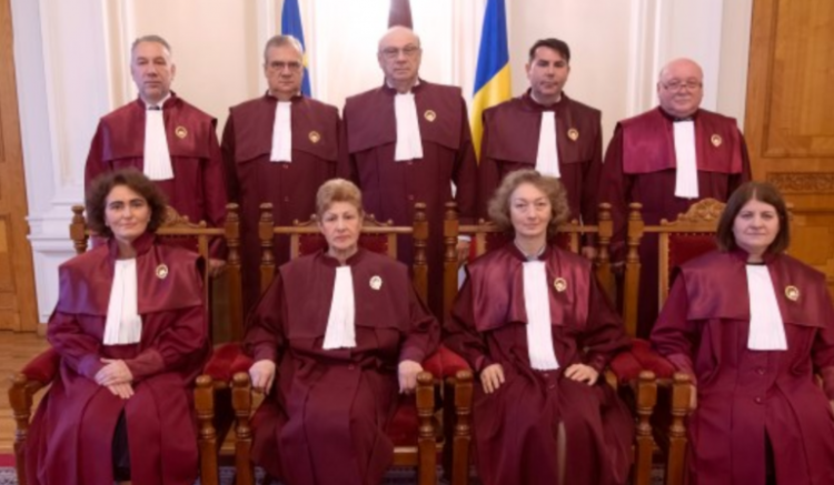 CCR a decis renumărarea tuturor voturilor până intră Ciocul în turul 2. De unul singur