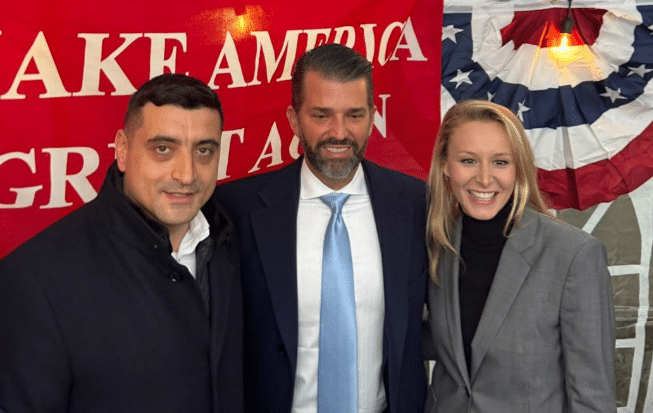 Președintele AUR, George Simion, se află în Statele Unite ale Americii, acolo unde va participa la evenimentele prilejuite de învestirea noului președinte al SUA, Donald Trump