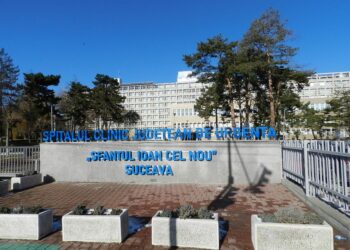 Fată de 13 ani lovită de o mașină, în timp ce mergea la școală, în stare gravă la spital